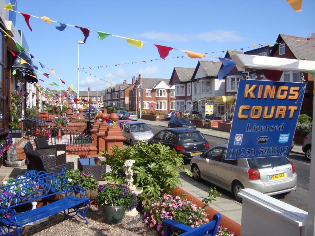 ブラックプール Kings Court Families & Couples Bed & Breakfast エクステリア 写真